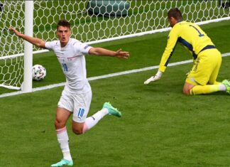 Γκολ από το κέντρο ο Σικ στη νίκη της Τσέχιας