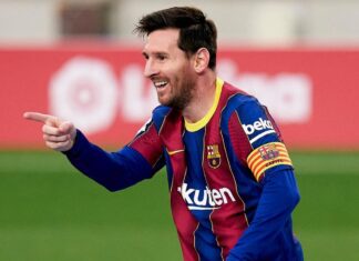 Γιορτάζει και υπογράφει νέο συμβόλαιο ο Μέσι