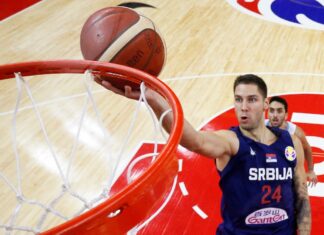 Πολλοί… Γιόβιτς για να καλύψουν τη διαφορά