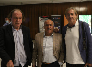 Ο Μπονόβας βγάζει το καπέλο στον Χουάνγκ!